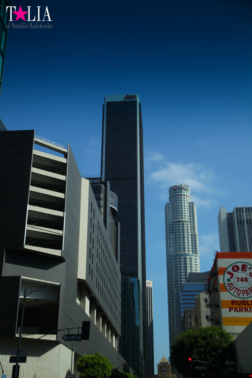 Даунтаун Лос Анджелеса + Знак LAX (Калифорния)